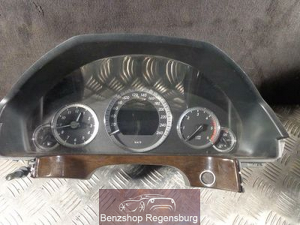 Mercedes W212 BJ10 Kombiinstrument Tachometer Diesel A2129000508